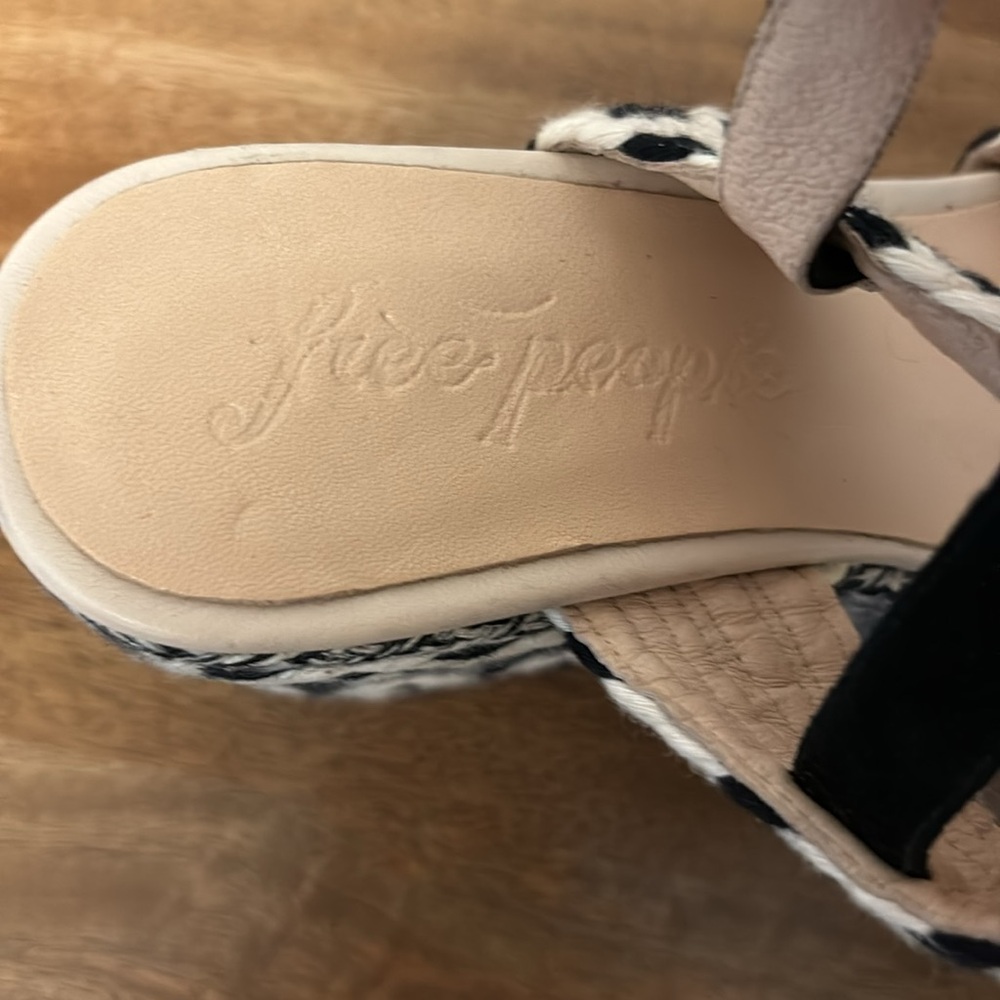 Stylish, Free People platform shoes NWOB - Picture 6 of 8